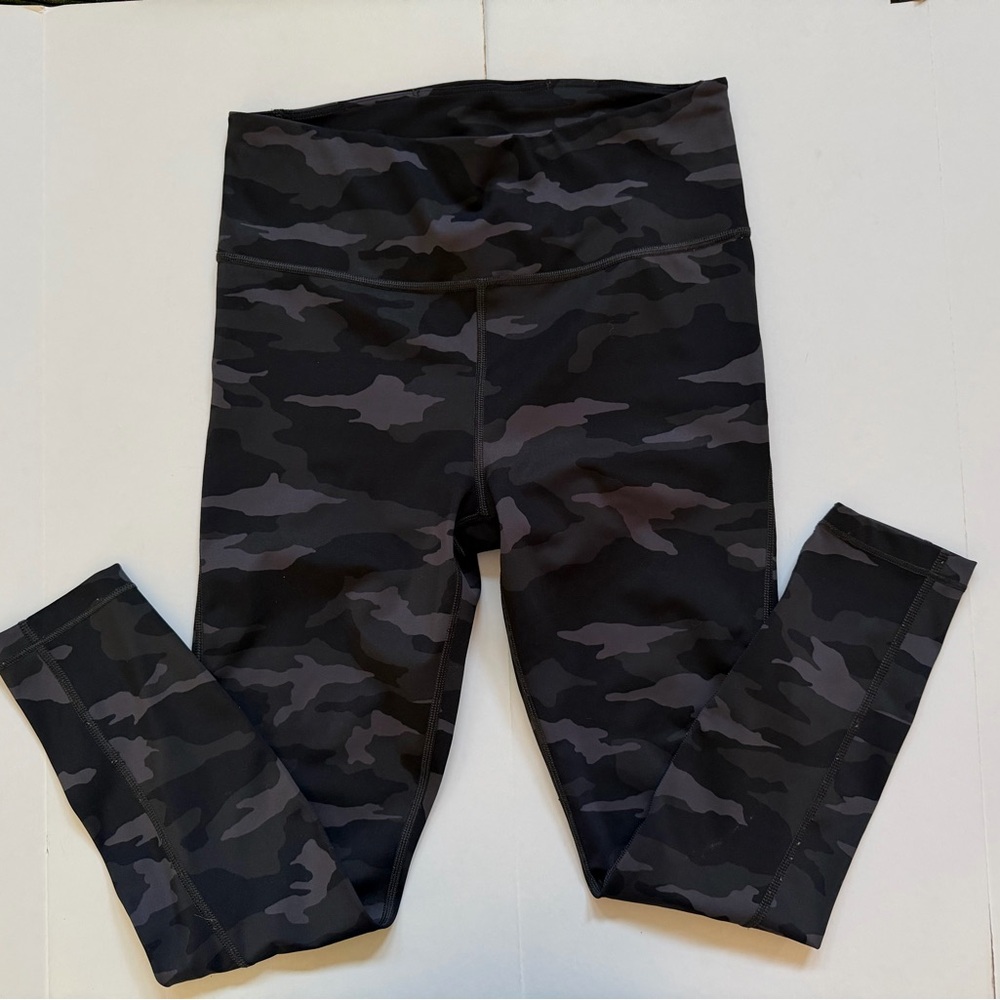 Athleta leggings size S gray/black camo.